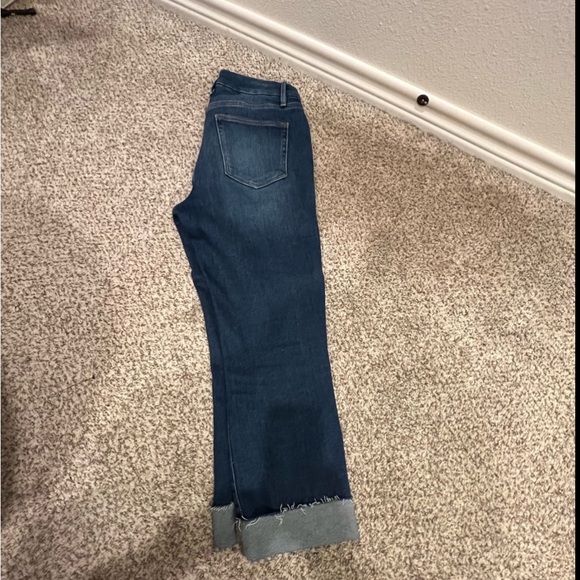 Good American - Picture 1 of 4